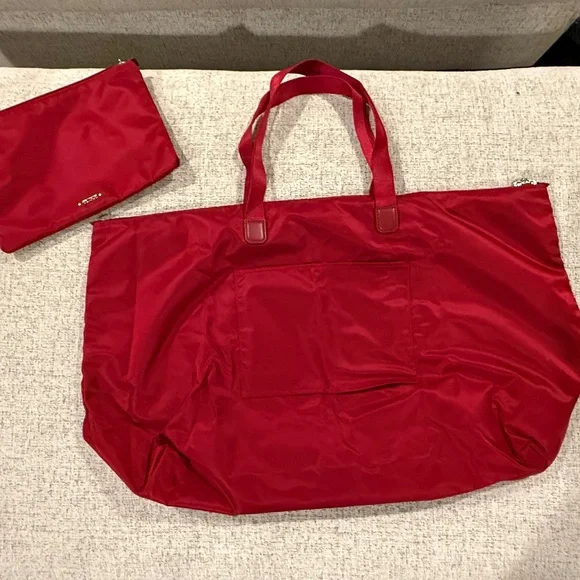 Tumi Just in Case Tote - New without Tags-Never Used - Picture 4 of 4